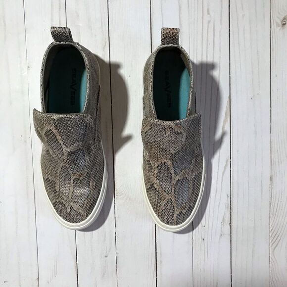 SeaVees SZ 8.5 slip on beige snake skin print shoes Huntington - Picture 3 of 9